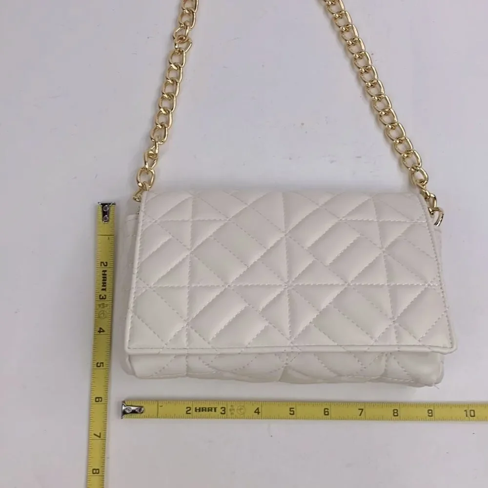 Quilted Creme Chain Strap Handbag purse clutch Lined Zip pocket Snap close New